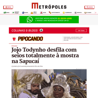 Jojo Todynho desfila com seios totalmente Ã  mostra na SapucaÃ­